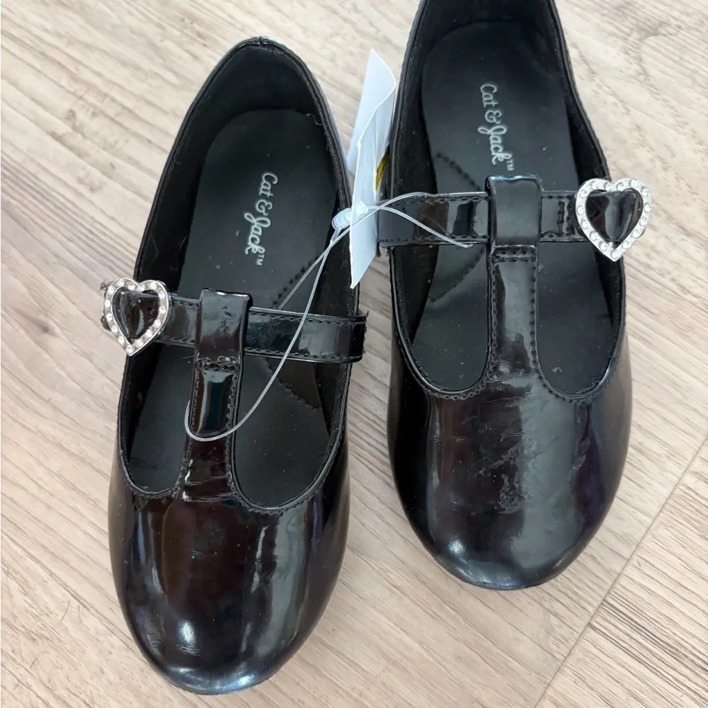 Cat & Jack Shiny Black Dress Shoes with Heart Accent size 9